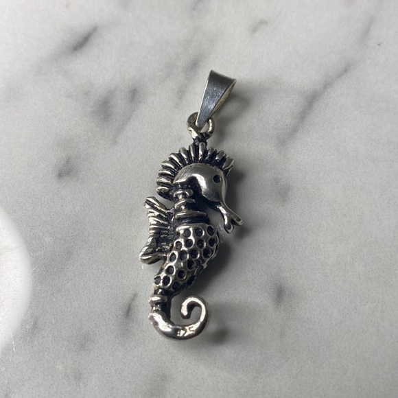 Jewelry - Seahorse pendant sterling‎ silver 925